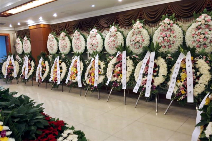 济南殡葬白事一条龙 寿衣 花圈