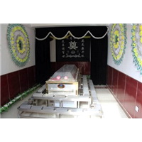 市中寿衣骨灰盒 灵车接运 灵堂灵车