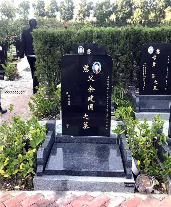 山东长清穿寿衣 丧葬用品