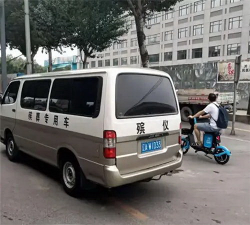 山东省高新殡仪车电话 冰棺车出租